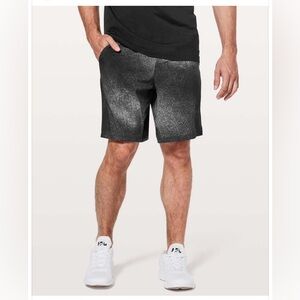 Lululemon Pace breaker mens 9 inch linerless shorts size large